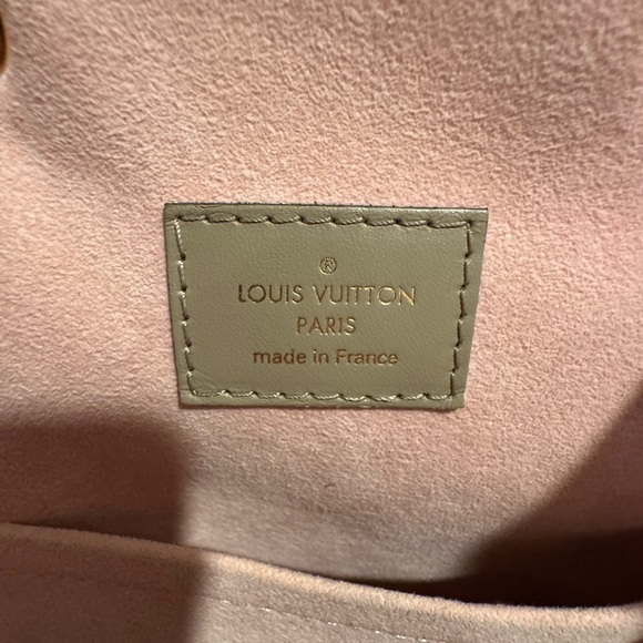 Louis Vuitton Taupe Montsouris Empreinte main image 7